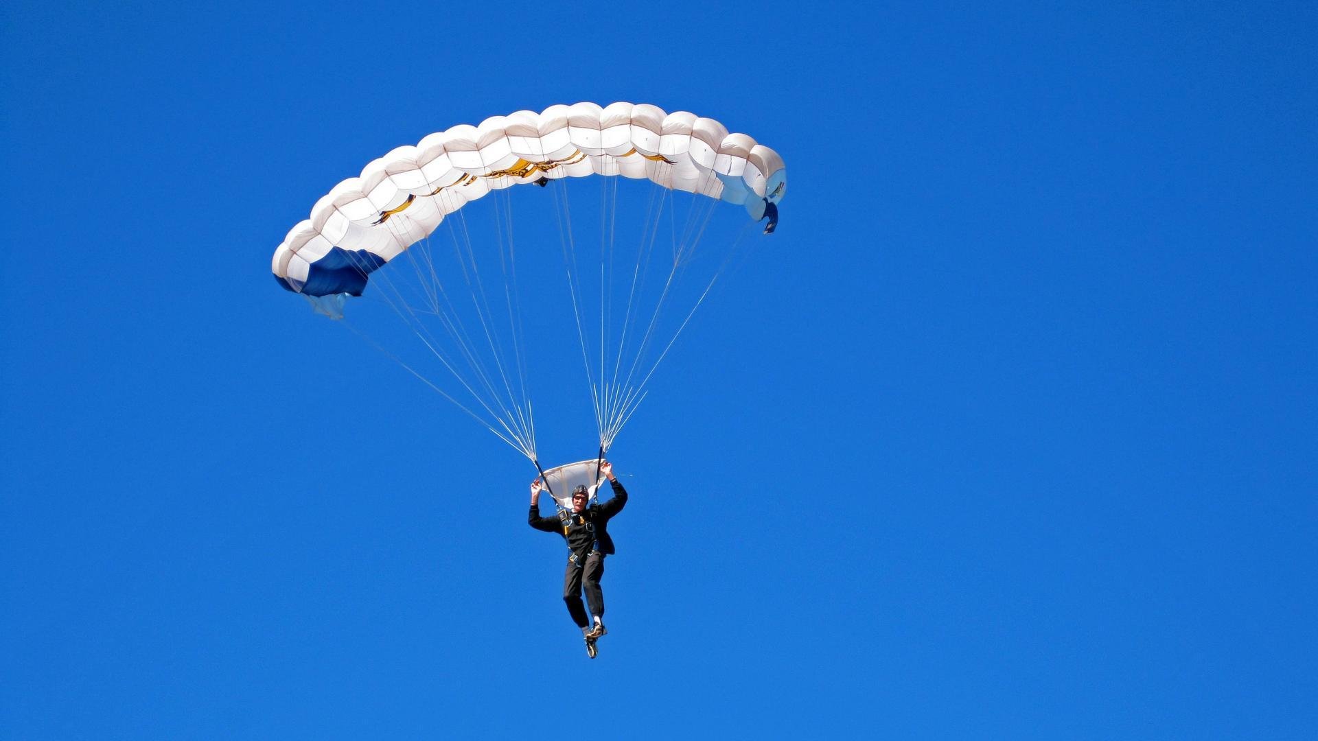 史密斯女子200米蝶泳展现强大心理素质，女子200米蝶泳参赛选手